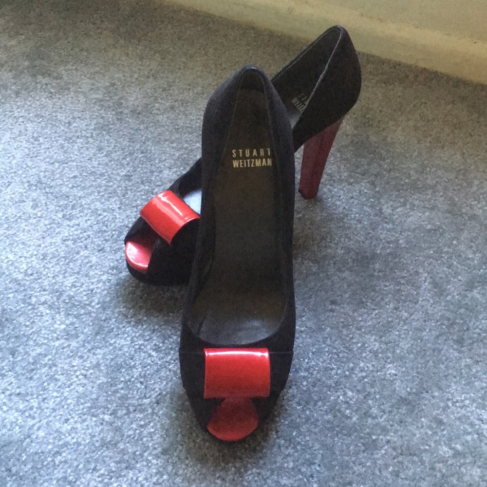 **STUART WEITZMAN  PEEP TOE PUMPS**